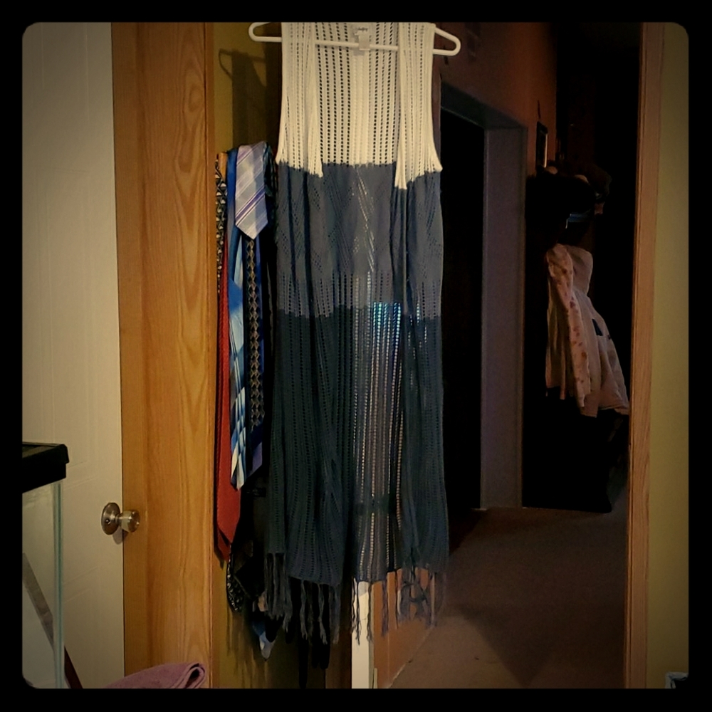 Long sleeveless cardigan